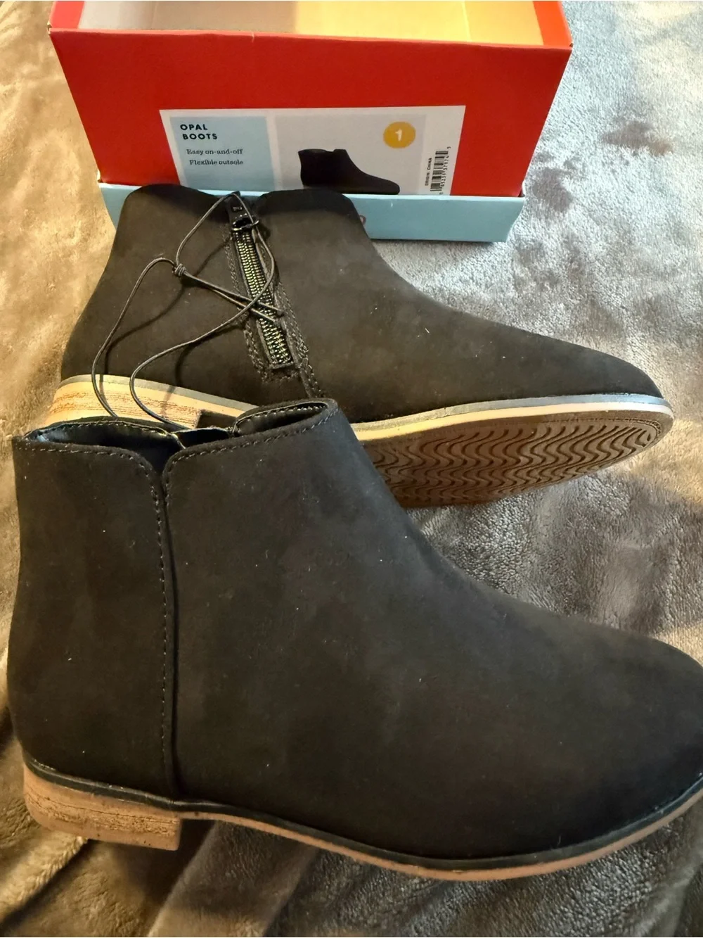 Cat & Jack Size 1 Black Opal Boots